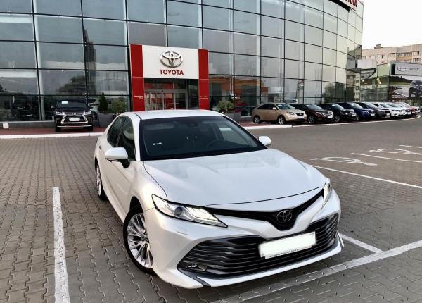 Toyota Camry, 2018 год выпуска с двигателем Бензин, 89 764 BYN в г. Минск