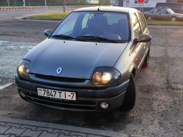 Renault Clio, 2001 год выпуска с двигателем Бензин, 8 988 BYN в г. Минск