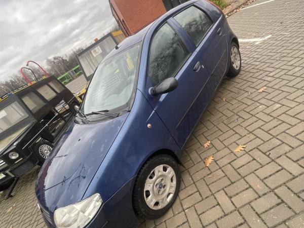 Fiat Punto, 2004 год выпуска с двигателем Бензин, 11 829 BYN в г. Барановичи