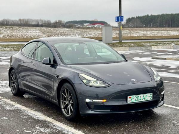 Tesla Model 3, 2021 год выпуска с двигателем Электро, 76 476 BYN в г. Минск