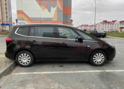 Фото Opel Zafira