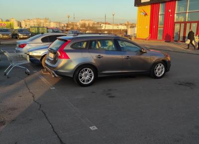 Фото Volvo V60 Cross Country