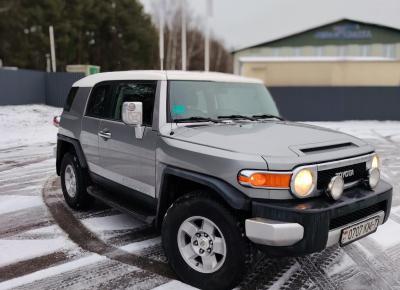 Фото Toyota FJ Cruiser