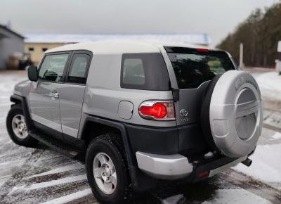 Фото Toyota FJ Cruiser