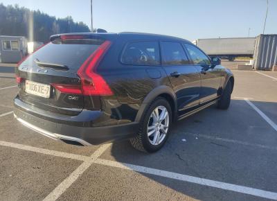 Фото Volvo V90 Cross Country