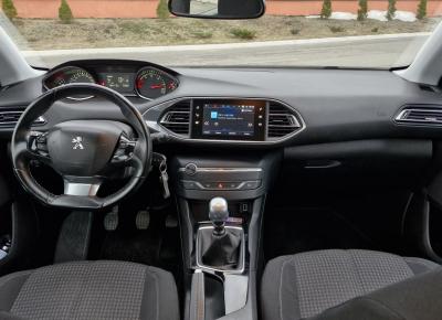 Фото Peugeot 308