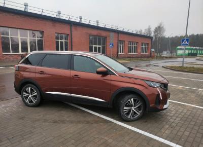 Фото Peugeot 5008