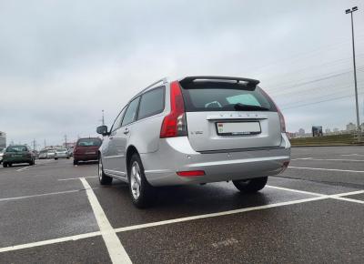 Фото Volvo V50