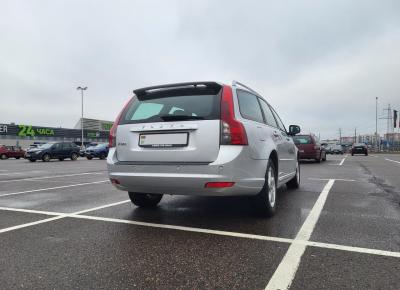 Фото Volvo V50