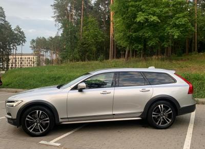 Фото Volvo V90 Cross Country