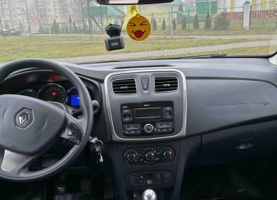 Фото Renault Sandero