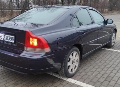 Фото Volvo S60