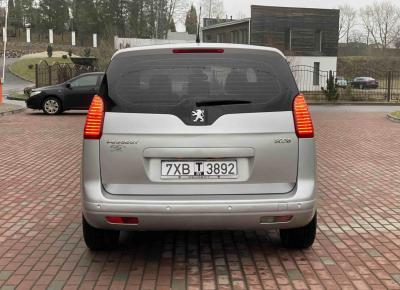 Фото Peugeot 5008