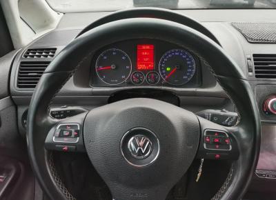 Фото Volkswagen Touran