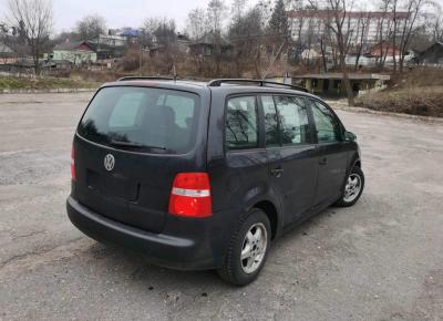 Фото Volkswagen Touran