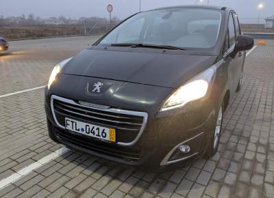 Фото Peugeot 5008