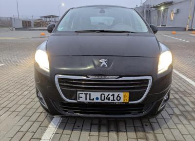 Фото Peugeot 5008