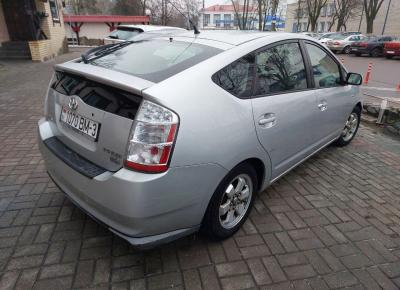 Фото Toyota Prius