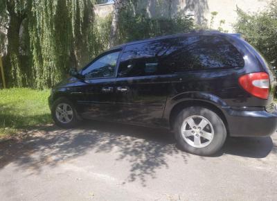 Фото Chrysler Voyager