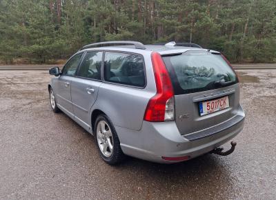 Фото Volvo V50