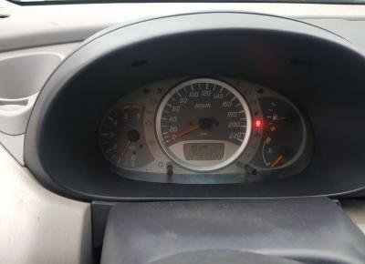 Фото Nissan Almera Tino