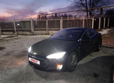 Фото Tesla Model S