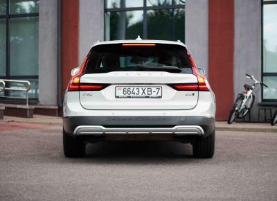 Фото Volvo V90 Cross Country