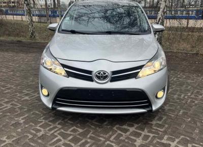 Фото Toyota Verso