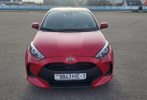 Toyota Yaris, 2024 год выпуска с двигателем Бензин, 67 733 BYN в г. Кобрин