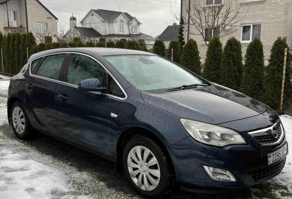 Opel Astra, 2011 год выпуска с двигателем Бензин, 22 721 BYN в г. Островец