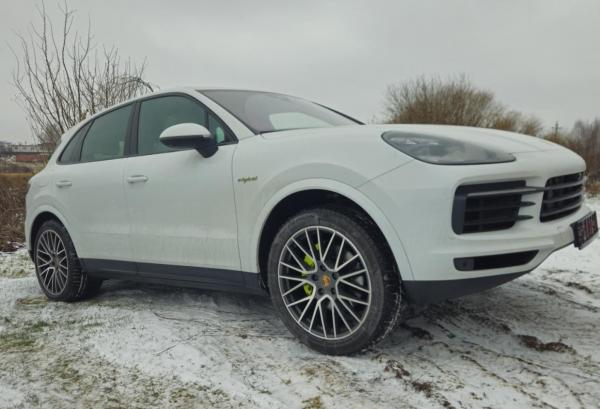 Porsche Cayenne, 2019 год выпуска с двигателем Гибрид, 339 112 BYN в г. Минск