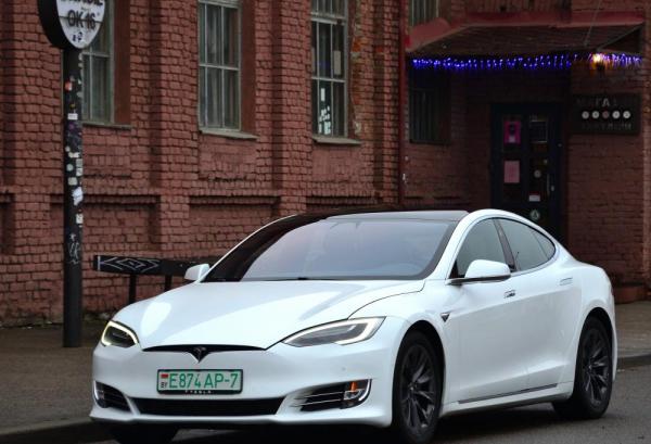 Tesla Model S, 2018 год выпуска с двигателем Электро, 84 097 BYN в г. Минск