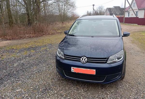 Volkswagen Touran, 2013 год выпуска с двигателем Бензин, 32 145 BYN в г. Миоры