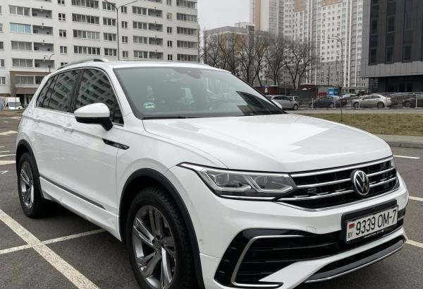 Volkswagen Tiguan, 2021 год выпуска с двигателем Бензин, 142 479 BYN в г. Минск