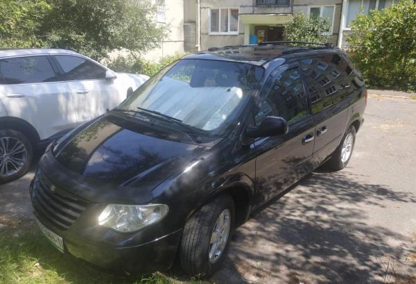 Chrysler Voyager, 2005 год выпуска с двигателем Дизель, 24 730 BYN в г. Пинск