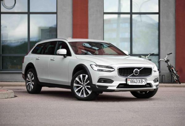 Volvo V90 Cross Country, 2020 год выпуска с двигателем Гибрид, 121 240 BYN в г. Минск