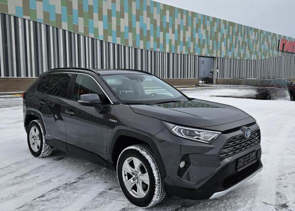 Toyota RAV4, 2021 год выпуска с двигателем Гибрид, 119 836 BYN в г. Минск