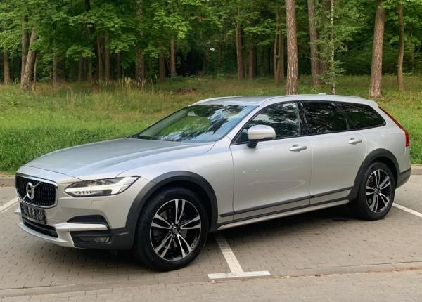 Volvo V90 Cross Country, 2019 год выпуска с двигателем Дизель, 106 758 BYN в г. Минск