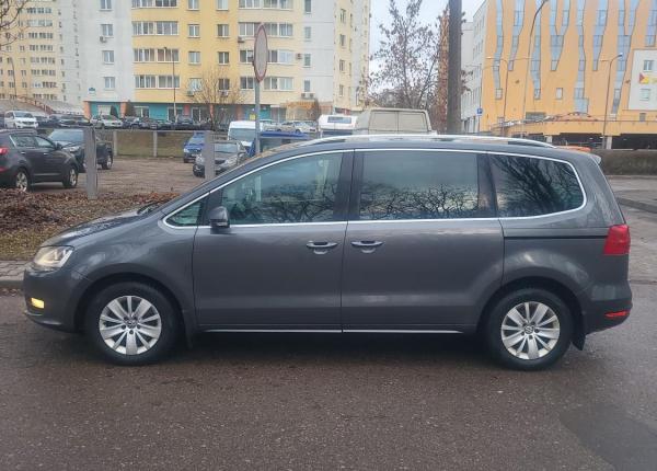 Volkswagen Sharan, 2013 год выпуска с двигателем Дизель, 62 663 BYN в г. Минск