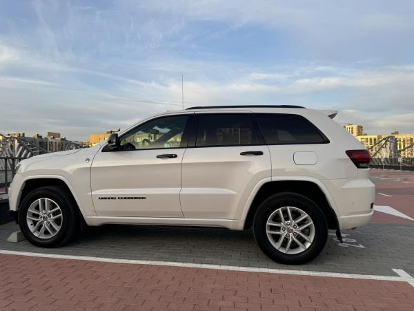 Jeep Grand Cherokee, 2017 год выпуска с двигателем Бензин, 112 194 BYN в г. Минск