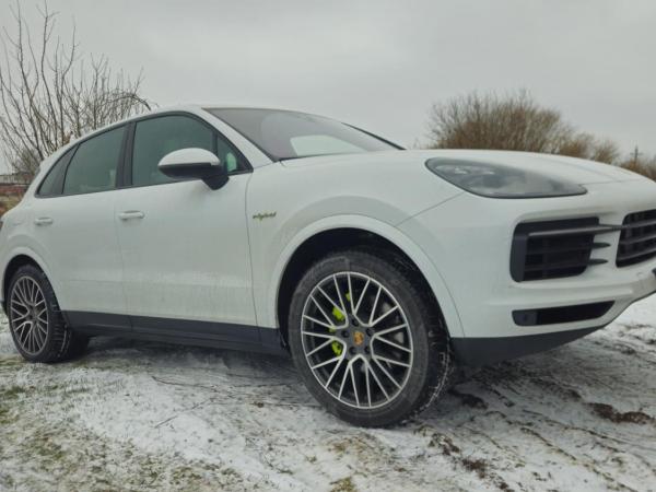 Porsche Cayenne, 2019 год выпуска с двигателем Гибрид, 339 112 BYN в г. Минск