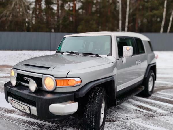 Toyota FJ Cruiser, 2010 год выпуска с двигателем Бензин, 104 223 BYN в г. Минск