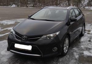 Toyota Auris в лизинг