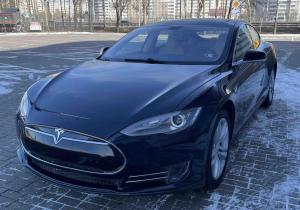 Tesla Model S в лизинг