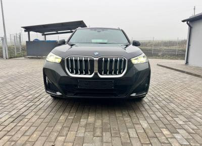 Фото BMW X1