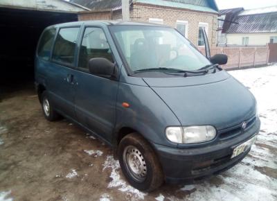 Фото Nissan Serena