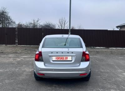 Фото Volvo S40