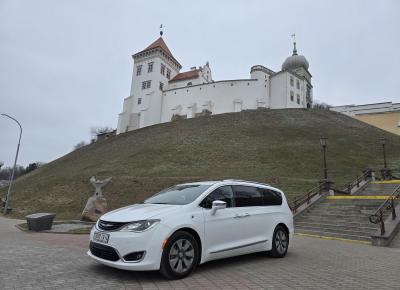 Фото Chrysler Pacifica