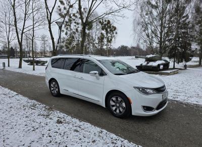 Фото Chrysler Pacifica