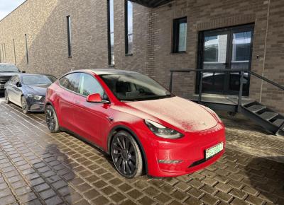 Фото Tesla Model Y